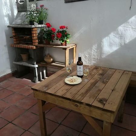 Apto Con Patio Y Barbacoa Bbq H De La Reina Cordoba Luaran gambar